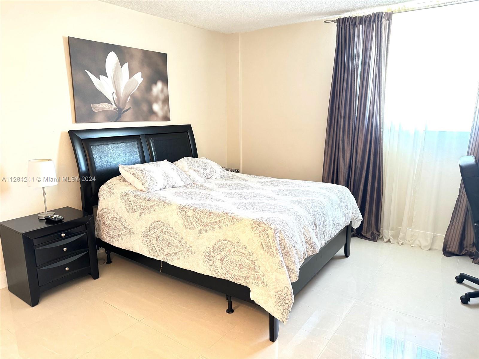 TIDES ON HOLLYWOOD BEACH - Residential Lease