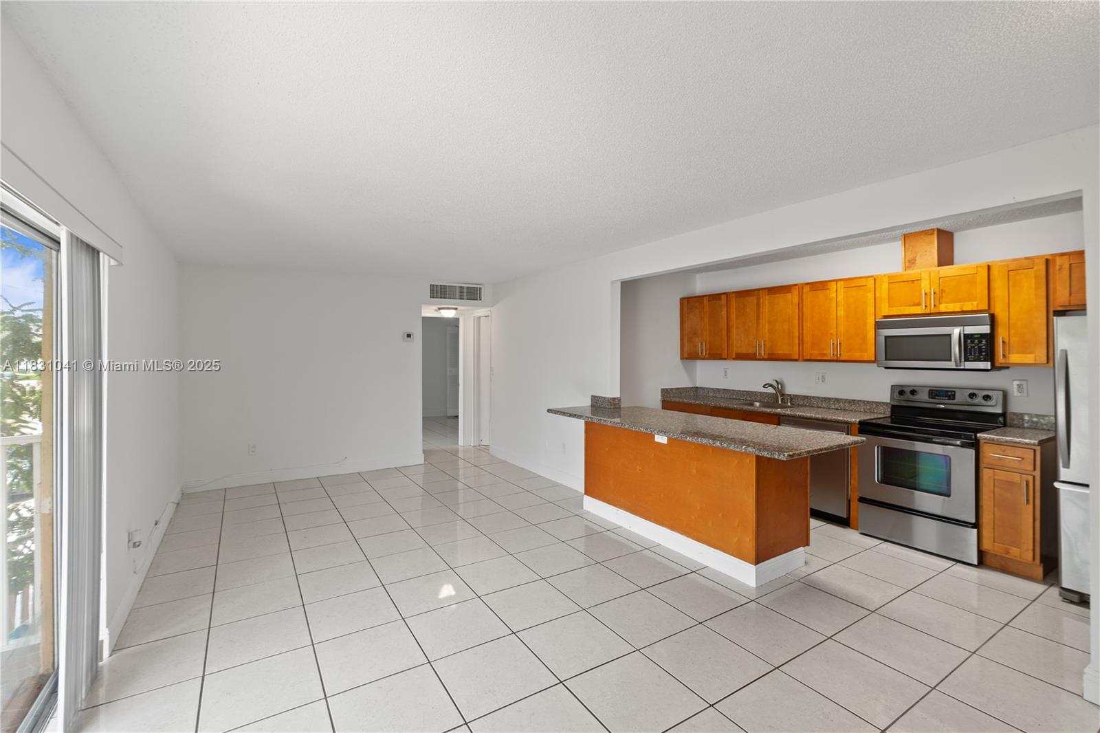 The BEST Opportunity for Investors and local Buyers in this charming remodeled
1-Bedroom, 1-Bathroom Condo in a prime area of Doral, is perfect for comfortable living and a wide range of entertainment options. Enjoy a large balcony, ideal for relaxing or enjoying family time. Stainless steel appliances. The unit features tile floors throughout, a spacious master Bedroom, two closets, a large wall-to-wall closet, and a secondary closet for additional storage. 24/7 Guard-Gated security. Prime location just minutes from City Place, Downtown Doral, shopping centers, restaurants, and Miami International Airport. Easy access to the Palmetto Expressway. The community has low HOA maintenance fees, and water is included. This area has it all within easy reach.
EASY TO SHOW.