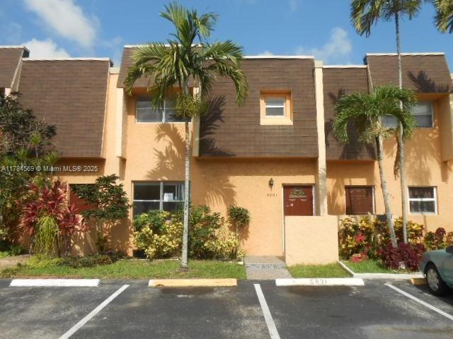 Property for Sale at 5831 Blueberry Ct 80, Lauderhill, Miami-Dade County, Florida - Bedrooms: 3 
Bathrooms: 3  - $271,000