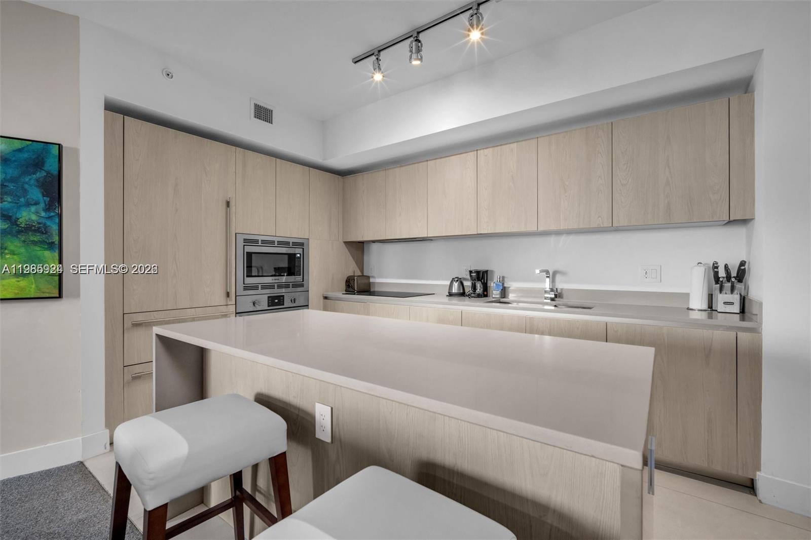 4111 SOUTH OCEAN DRIVE CO - Residential