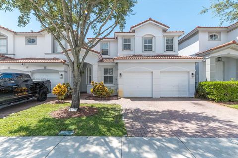 Photo of 8720 NW 109th Ct, Doral, FL 33178 (MLS # A11877942) Photo of 8720 NW 109th Ct, Doral, FL 33178 (MLS # A11877942)