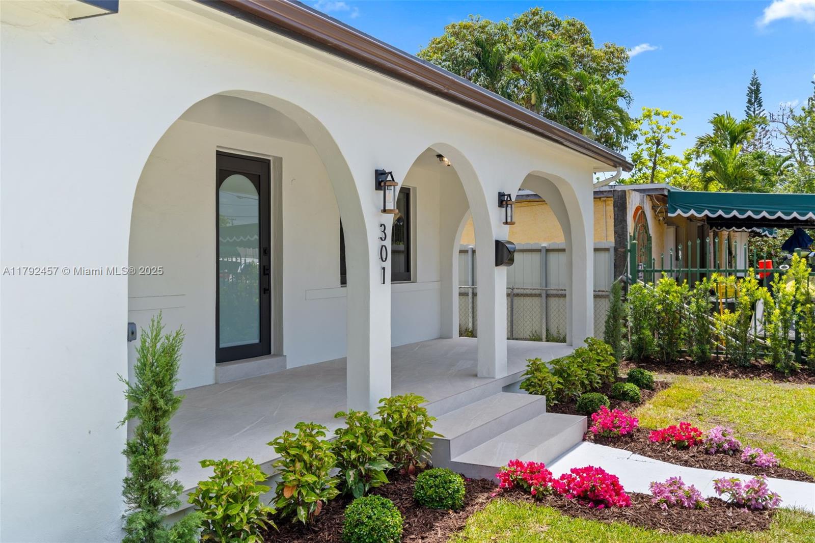 301 SW 55th Ave