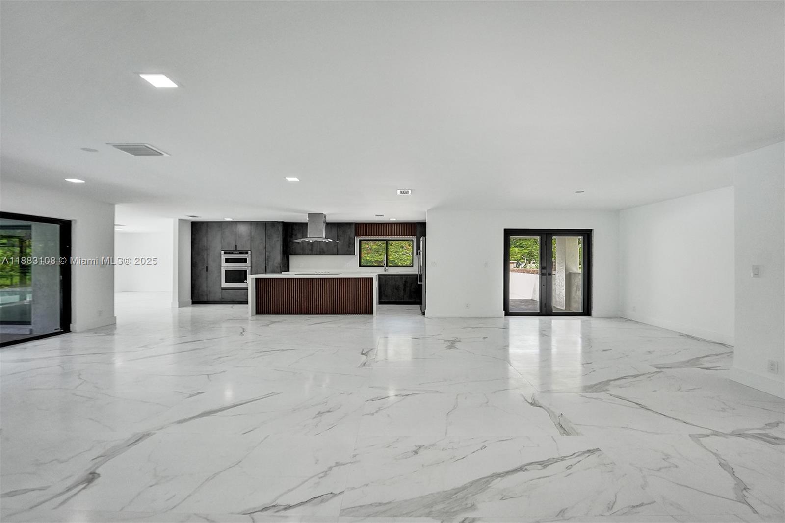 PLANTATION NEIGHBORS PLAT - Residential Lease