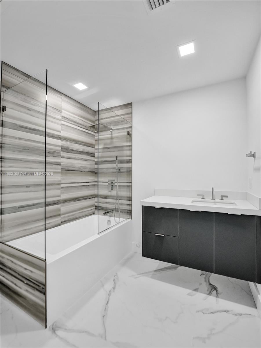 PLANTATION NEIGHBORS PLAT - Residential Lease