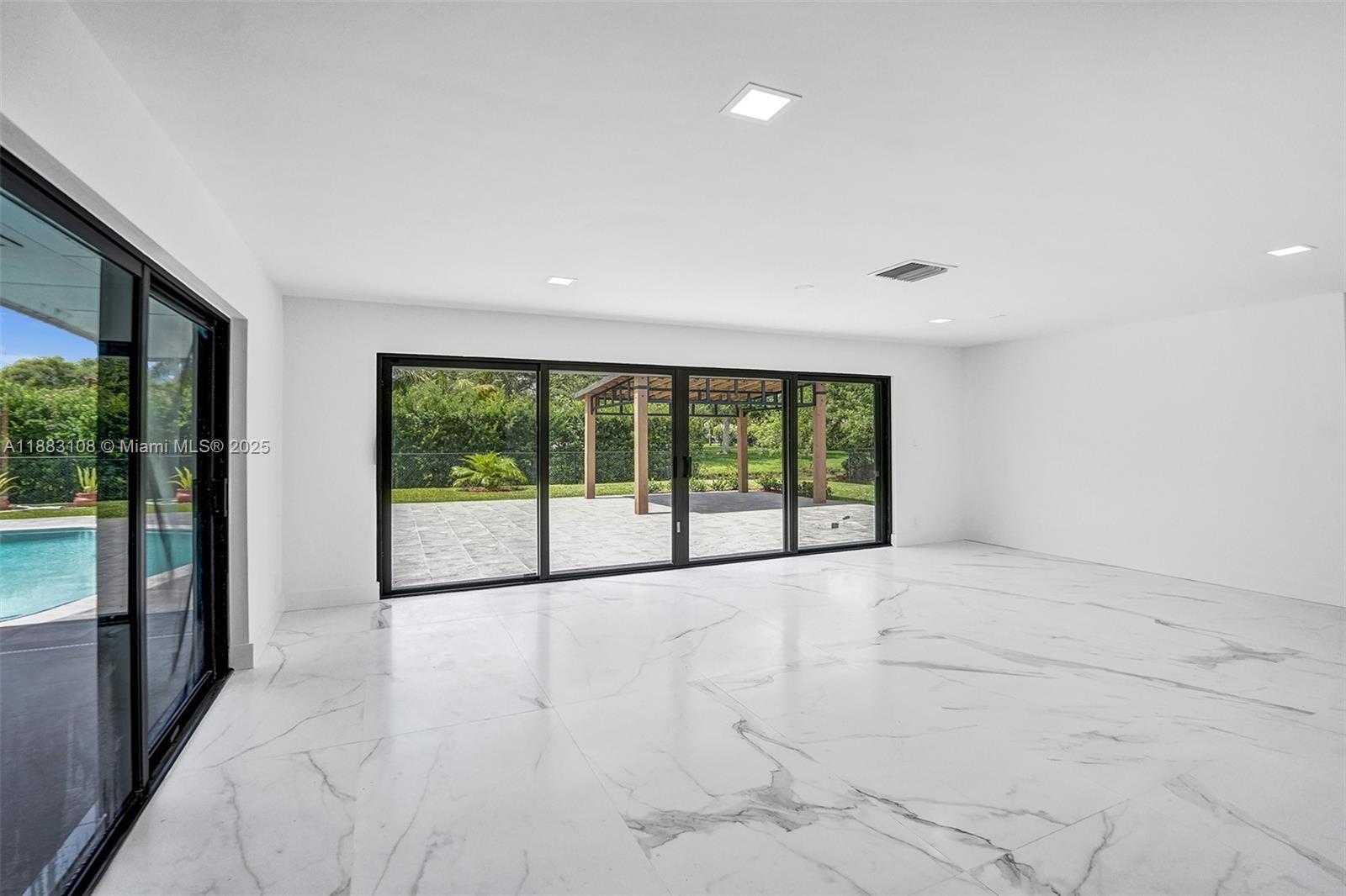 PLANTATION NEIGHBORS PLAT - Residential Lease