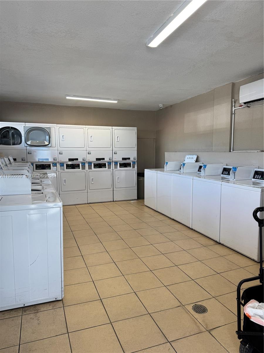 BAYVIEW PALMS CONDO - Residential Lease