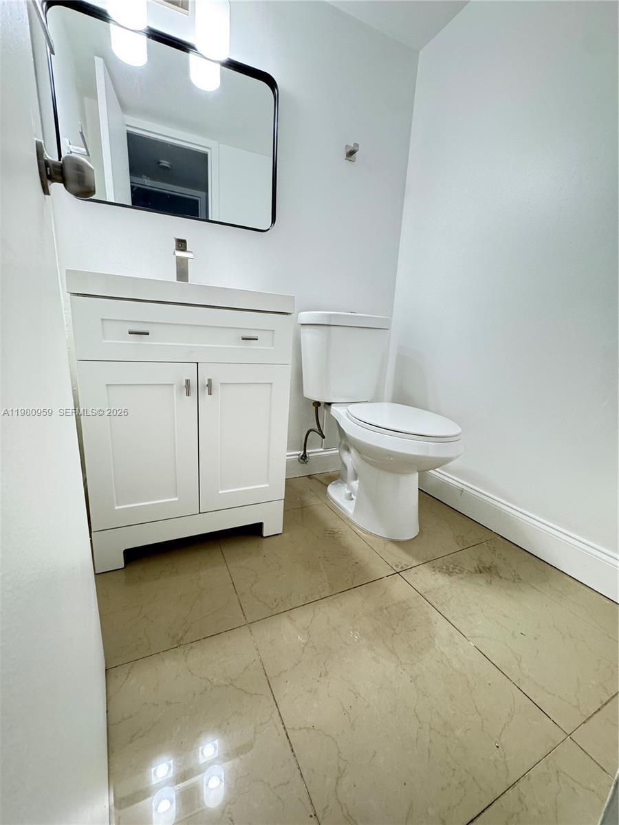 BAYVIEW PALMS CONDO - Residential Lease