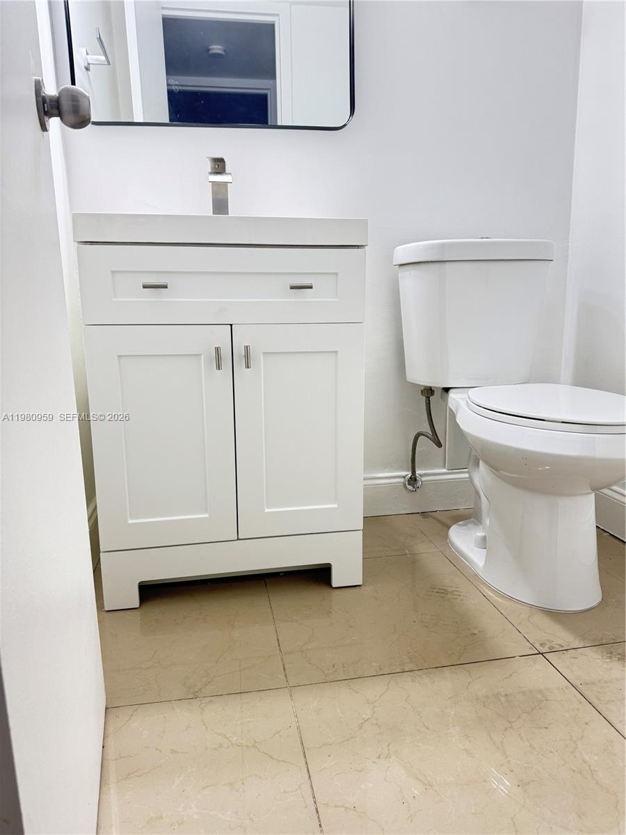 BAYVIEW PALMS CONDO - Residential Lease