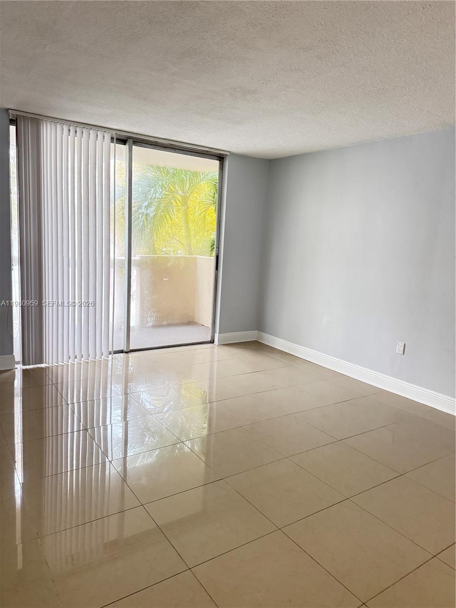 BAYVIEW PALMS CONDO - Residential Lease