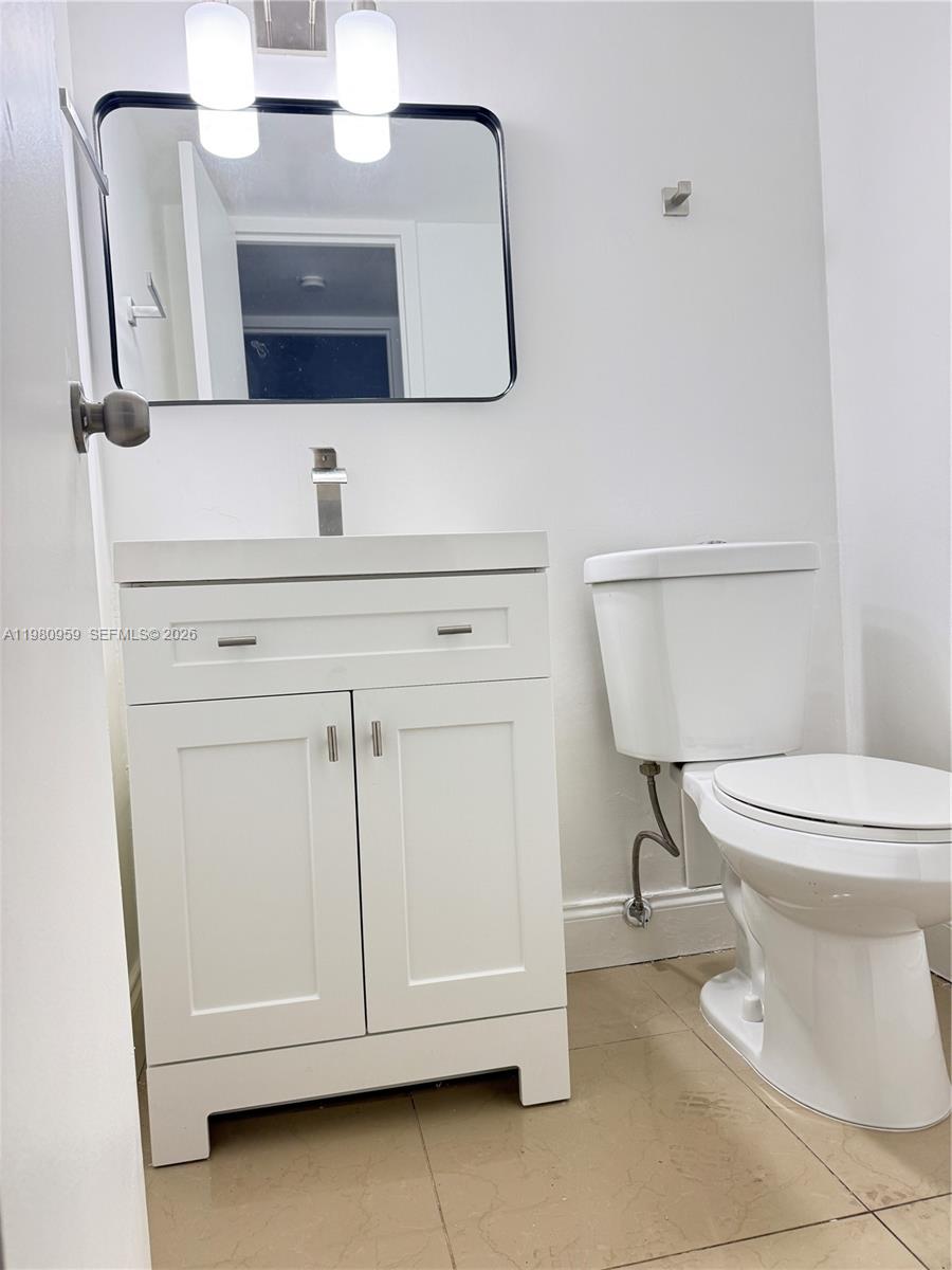 BAYVIEW PALMS CONDO - Residential Lease