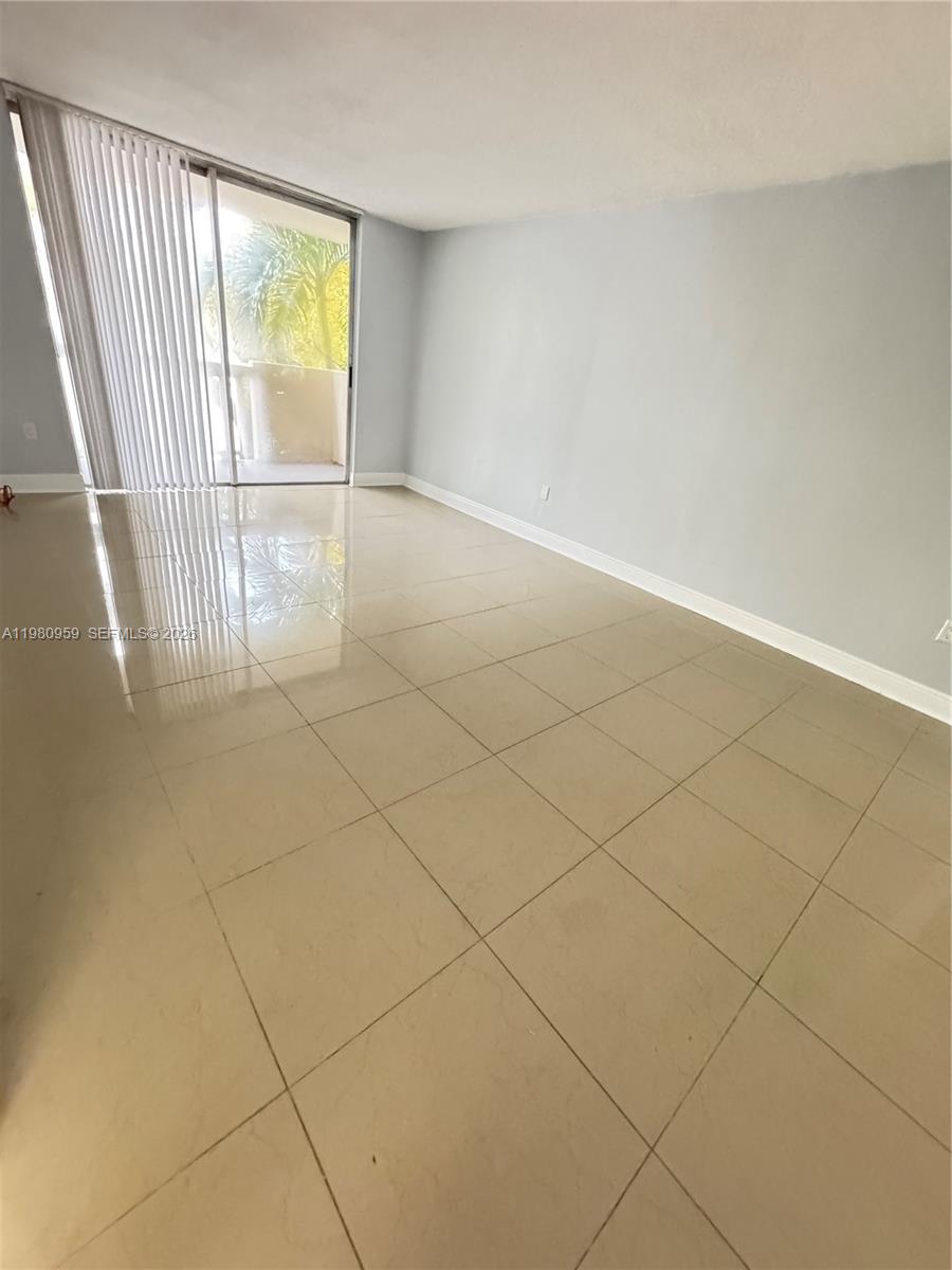 BAYVIEW PALMS CONDO - Residential Lease