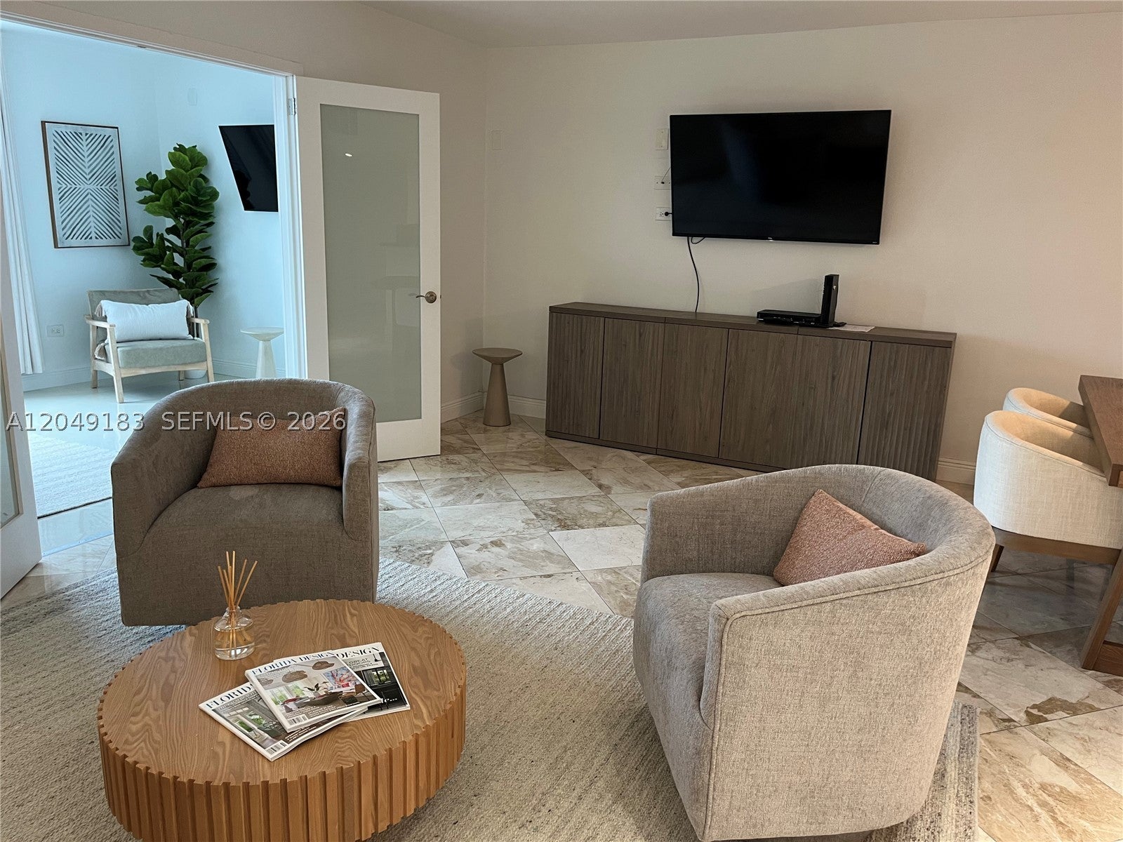 2301 Collins Ave 731