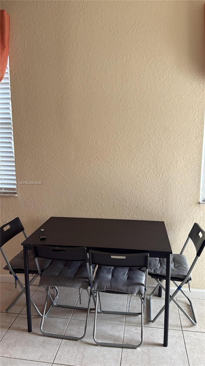 KENDALL COMMONS RESIDENTI - Residential Lease