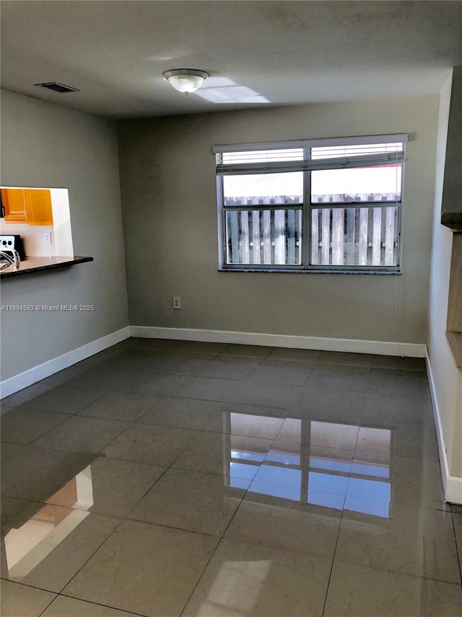 LAKESIDE SOUTH - Residential Lease