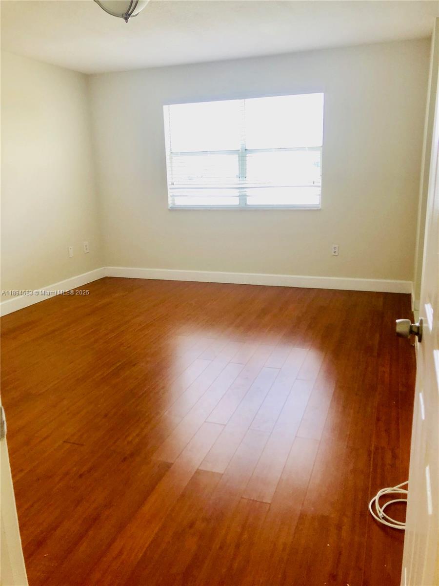 LAKESIDE SOUTH - Residential Lease