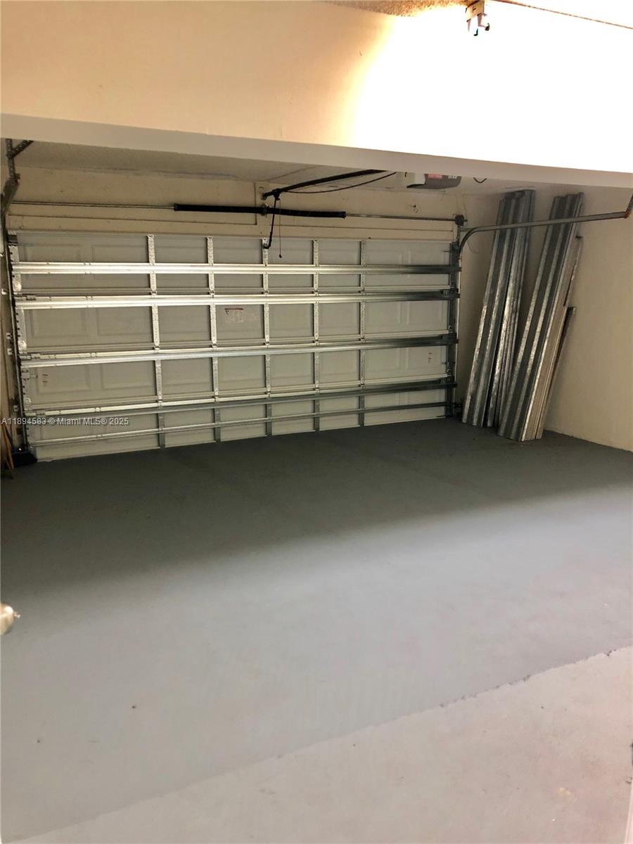 LAKESIDE SOUTH - Residential Lease