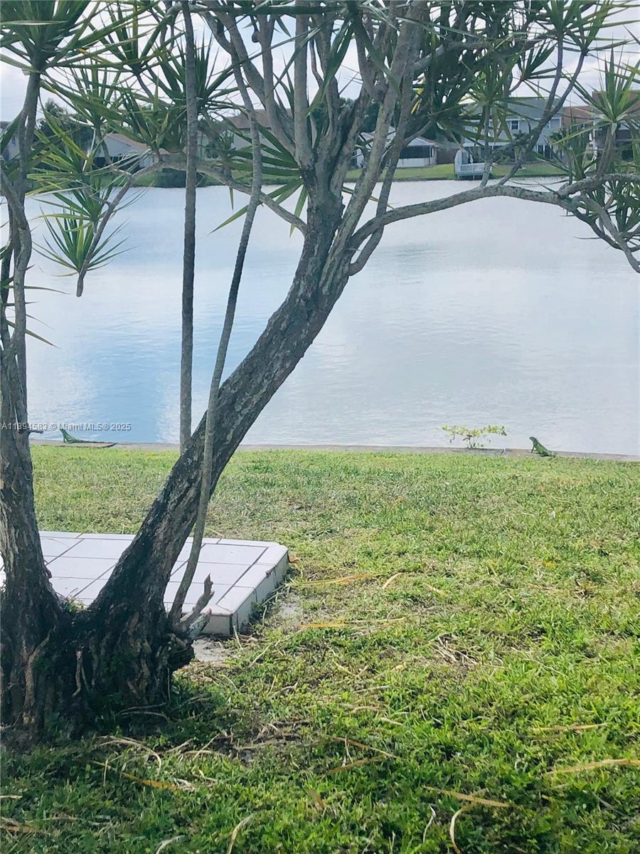 LAKESIDE SOUTH - Residential Lease