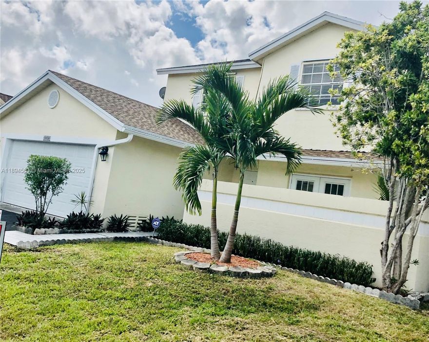 THIS BEAUTIFUL 2 STORY WATERFRONT HOME IN SOUGHT AFTER LAKESIDE COMMUNITY FEATURES A SPACIOUS, OPEN FLOORPLAN AND CHARMING ENTRY COURTYARD. FIRST FLOOR OPENS TO FORMAL LIVING ROOM AND DINING ROOM, POWDER ROOM, UPGRADED KITCHEN WITH GRANITE COUNTERTOPS OVERLOOKING THE FAMILY ROOM AND LAKE. BREATHTAKING VIEWS OF THE WIDE LAKE & BACKYARD FOR RELAXING OR ENTERTAINING. ALL BEDROOMS ARE UPSTAIRS.MASTER BEDROOM INCLUDES DUAL SINKS, TUB, SHOWER & WALK-IN CLOSET. PORCELAIN TILE DOWNSTAIRS & WOOD FLOORS UPSTAIRS. SLIDING DOORS AND WINDOWS THROUGHOUT THE HOUSE ALLOW PLENTY OF NATURAL LIGHT. 2 CAR GARAGE. BIG BACKYARD WITH OUTSTANDING LAKE VIEWING. GREAT LOCATION. PERFECT FOR YOUR FAMILY. 20 lbs max PET ALLOWED WITH NRF FEE.