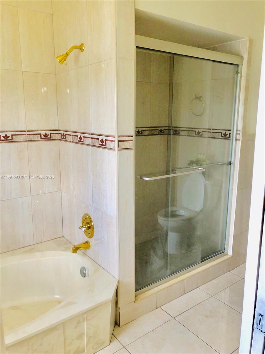 LAKESIDE SOUTH - Residential Lease