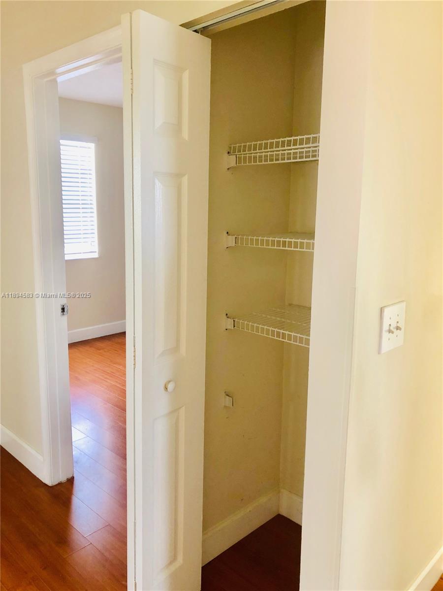 LAKESIDE SOUTH - Residential Lease
