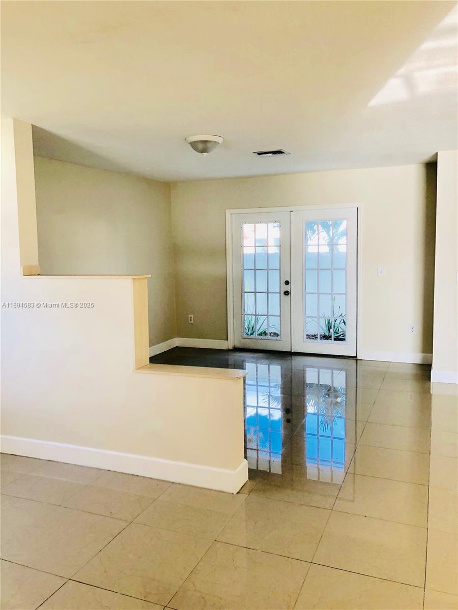 LAKESIDE SOUTH - Residential Lease