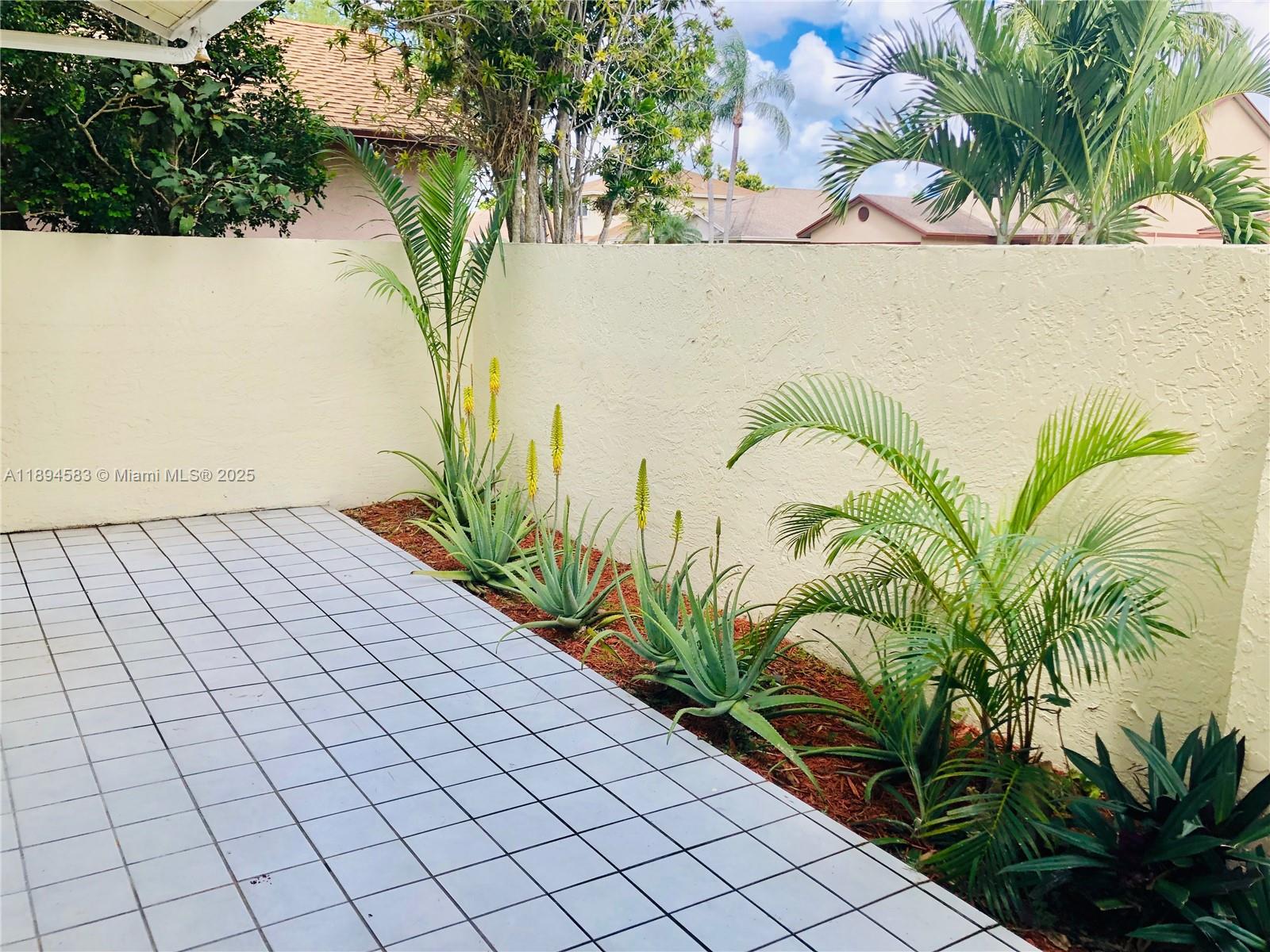 LAKESIDE SOUTH - Residential Lease