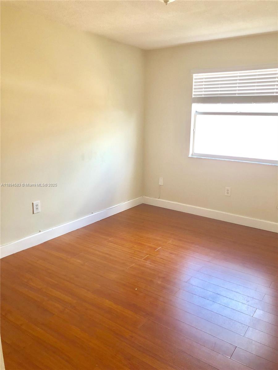 LAKESIDE SOUTH - Residential Lease