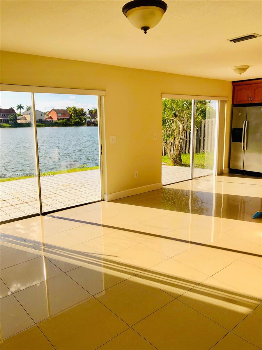 LAKESIDE SOUTH - Residential Lease