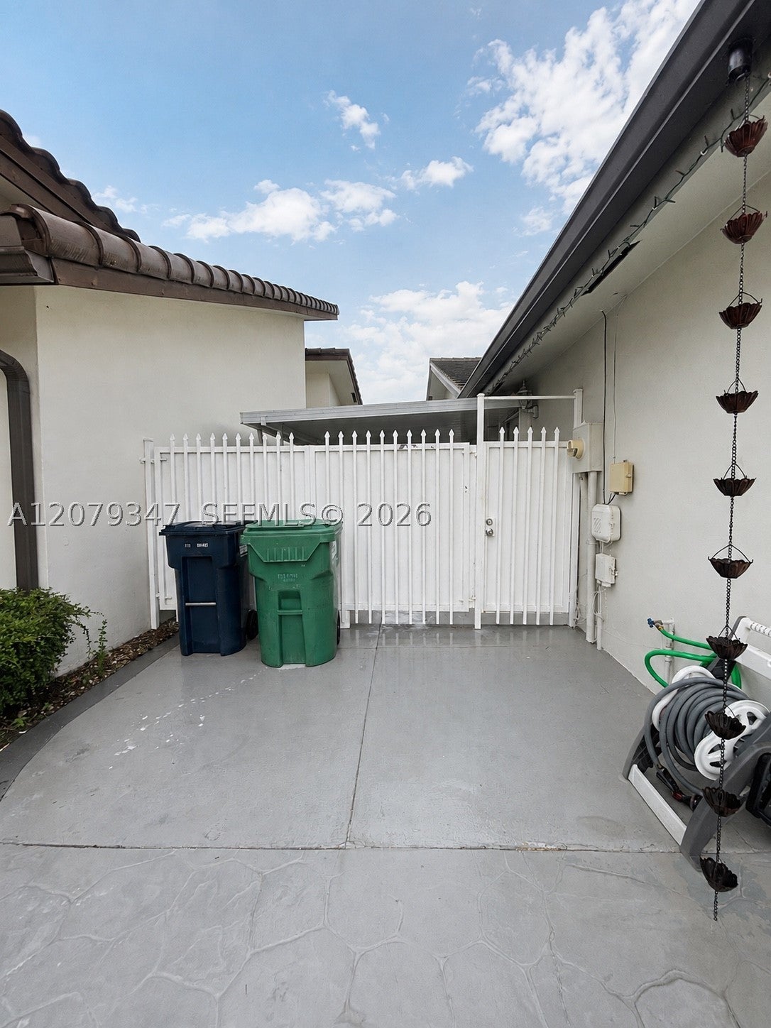 4939 SW 143rd Ave