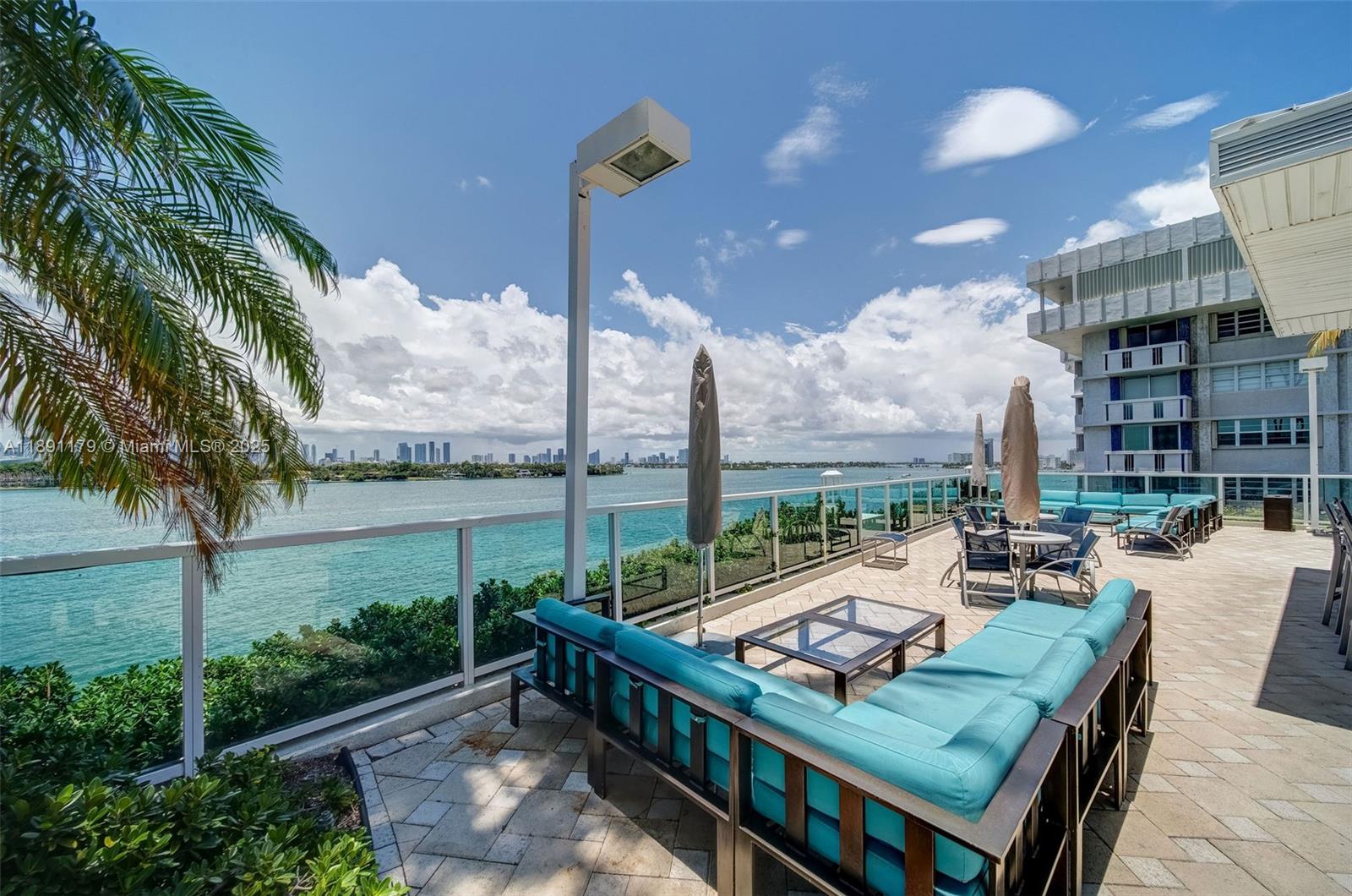 THE FLORIDIAN CONDO - Residential Lease