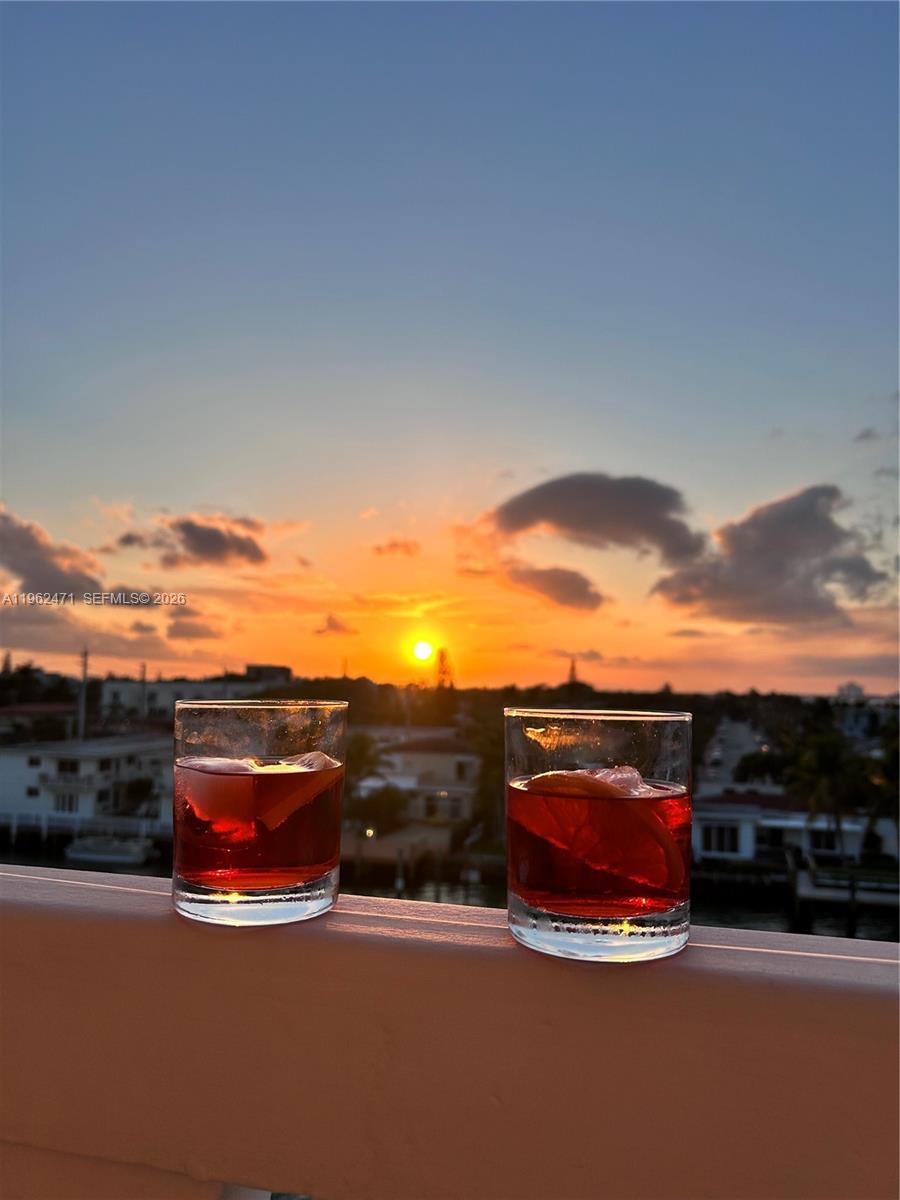 COLONNADE BAY CONDO - Residential