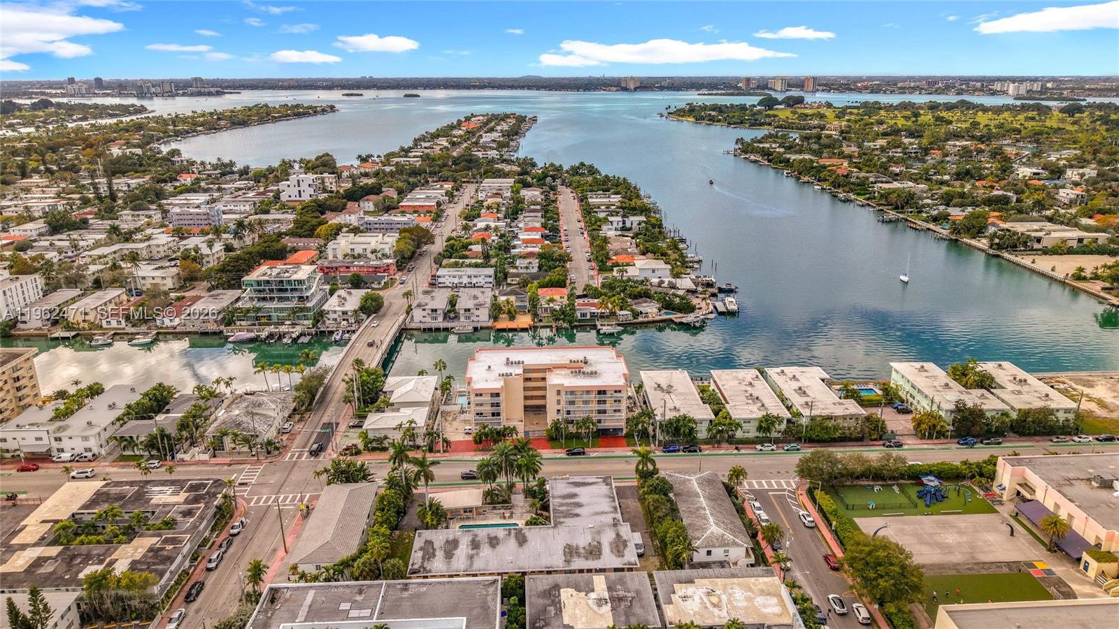 COLONNADE BAY CONDO - Residential