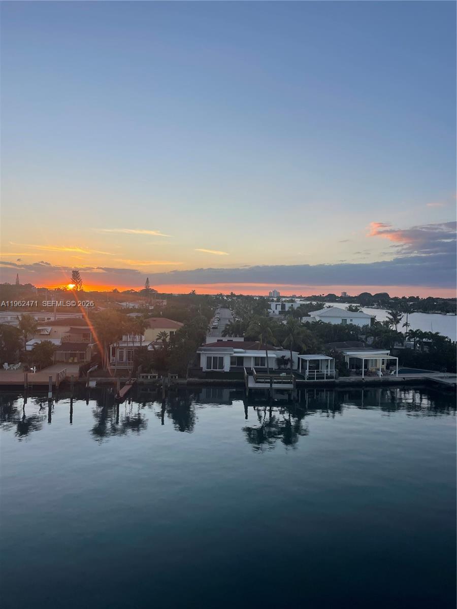 COLONNADE BAY CONDO - Residential