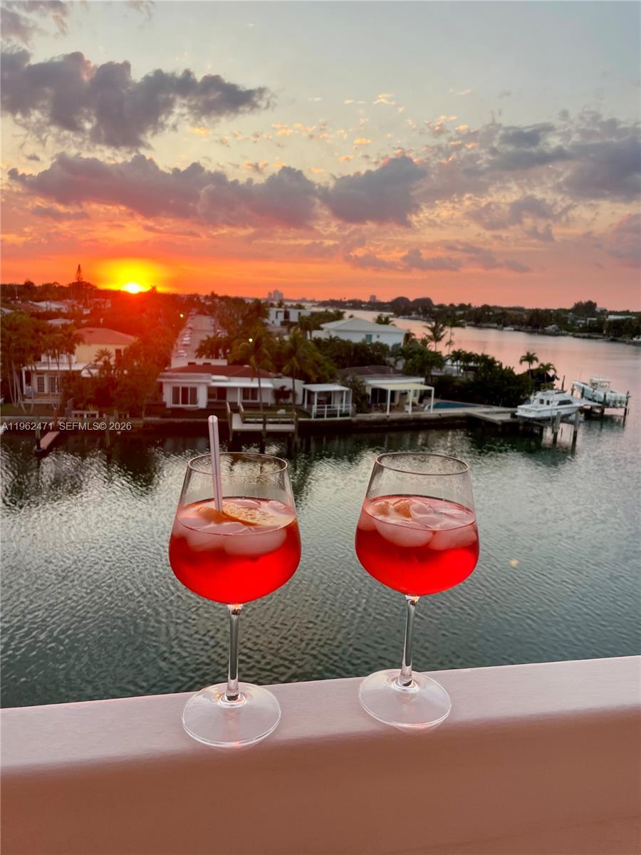 COLONNADE BAY CONDO - Residential