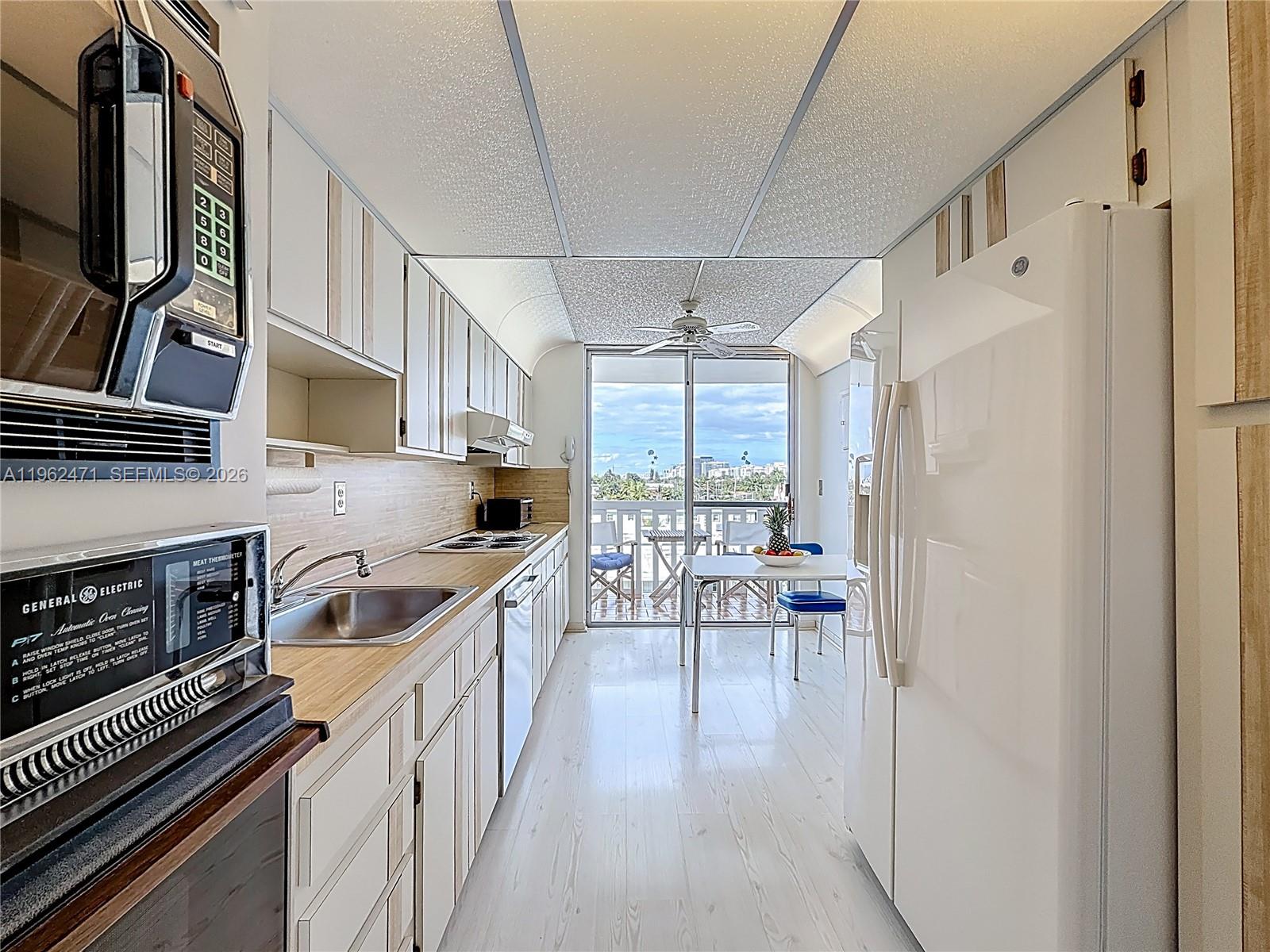 COLONNADE BAY CONDO - Residential