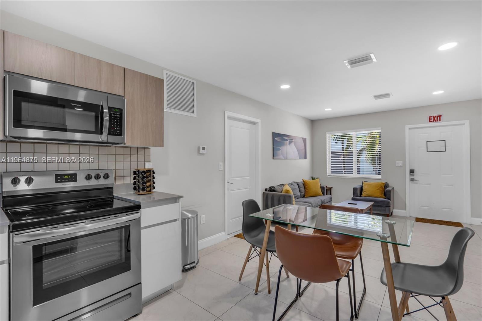 NORTH LAUDERDALE - Residential