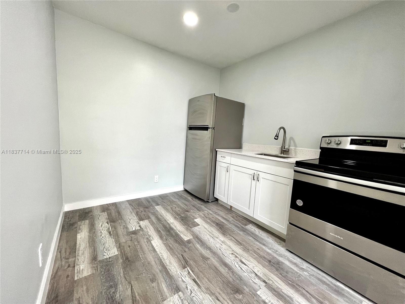 808 NW 7th Ter 4