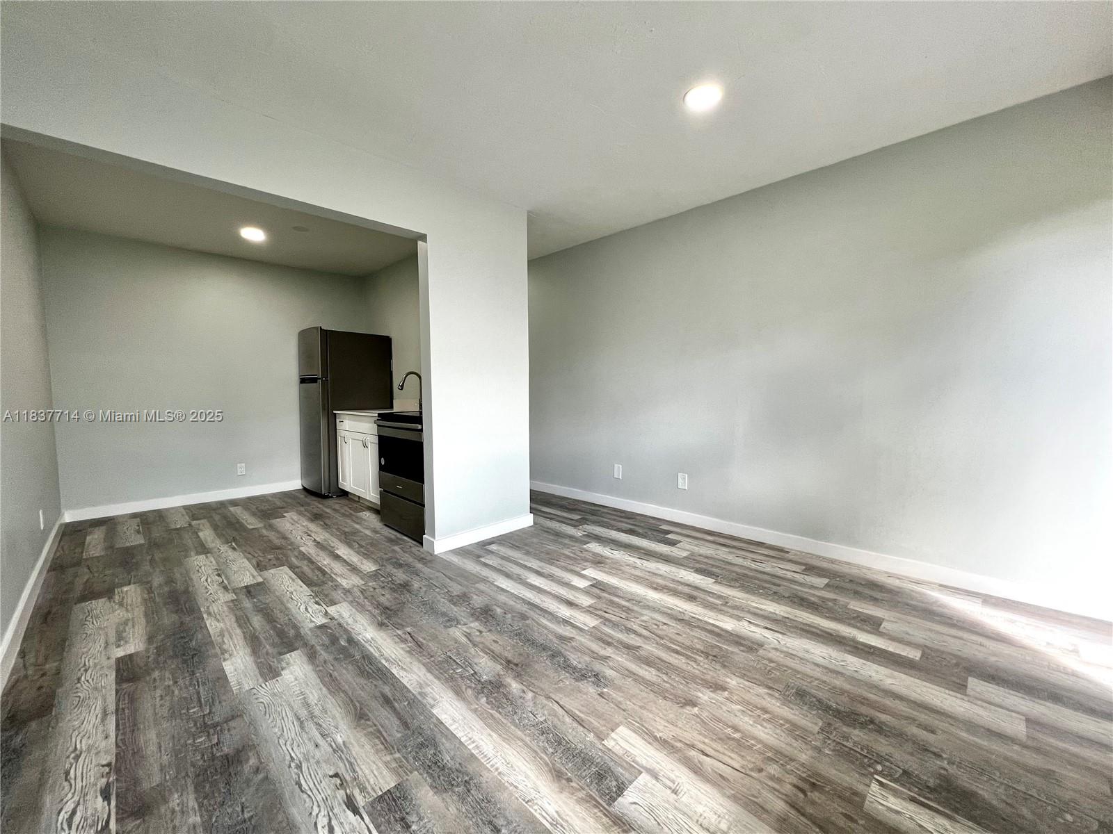 808 NW 7th Ter 4