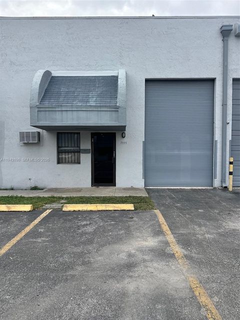7555 NW 70th St 7555 Miami FL 33166