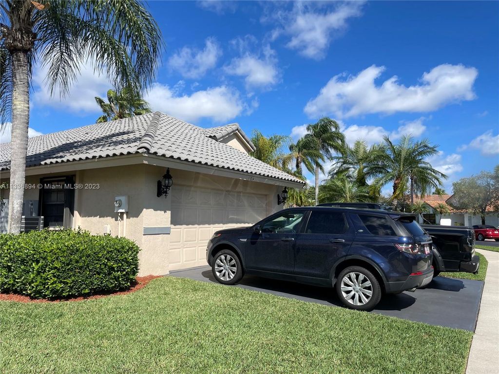 Photo of 104 Executive Cir, Boynton Beach, FL 33436 (MLS # A11336894)