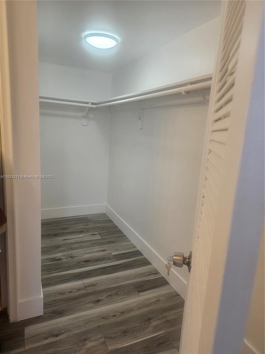 TOWERS OF WESTLAND CONDO - Residential Lease