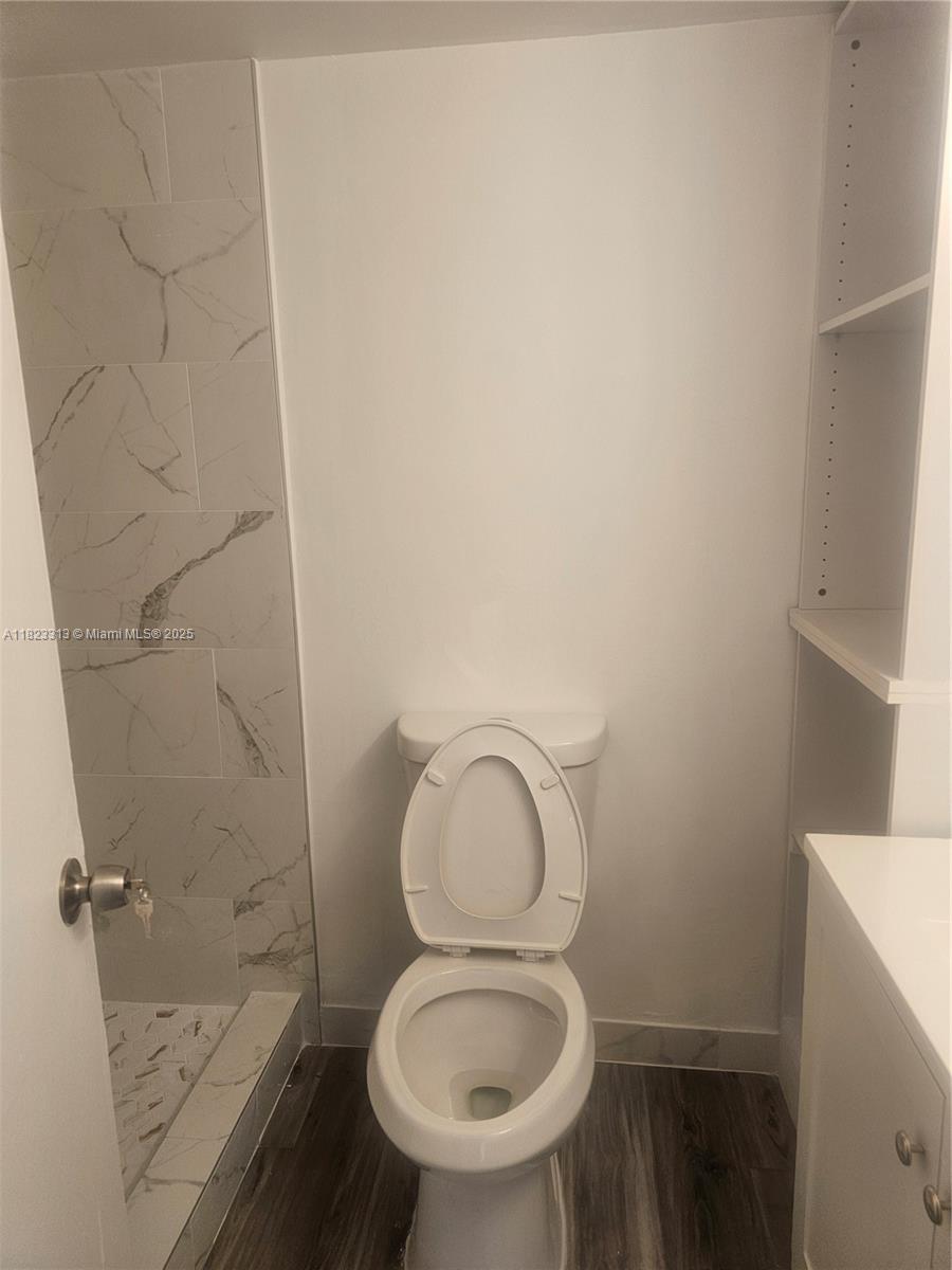 TOWERS OF WESTLAND CONDO - Residential Lease