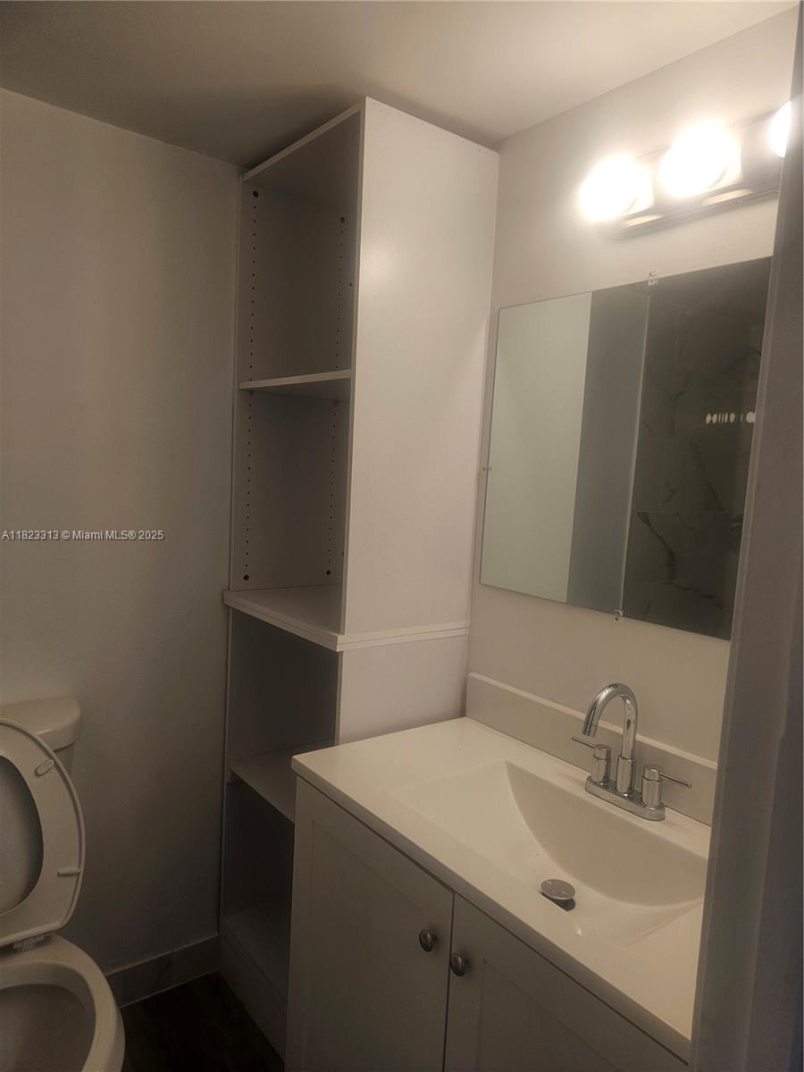 TOWERS OF WESTLAND CONDO - Residential Lease