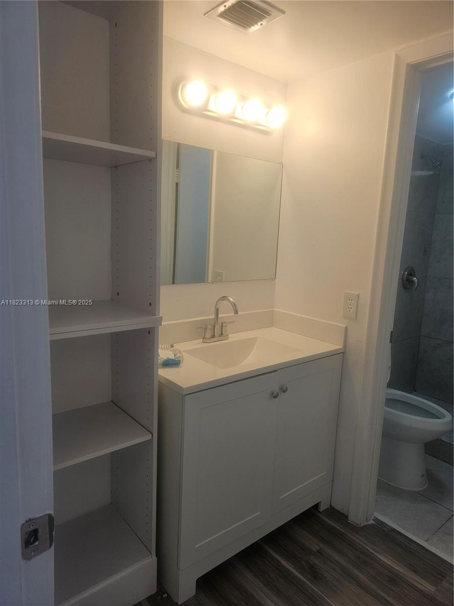 TOWERS OF WESTLAND CONDO - Residential Lease