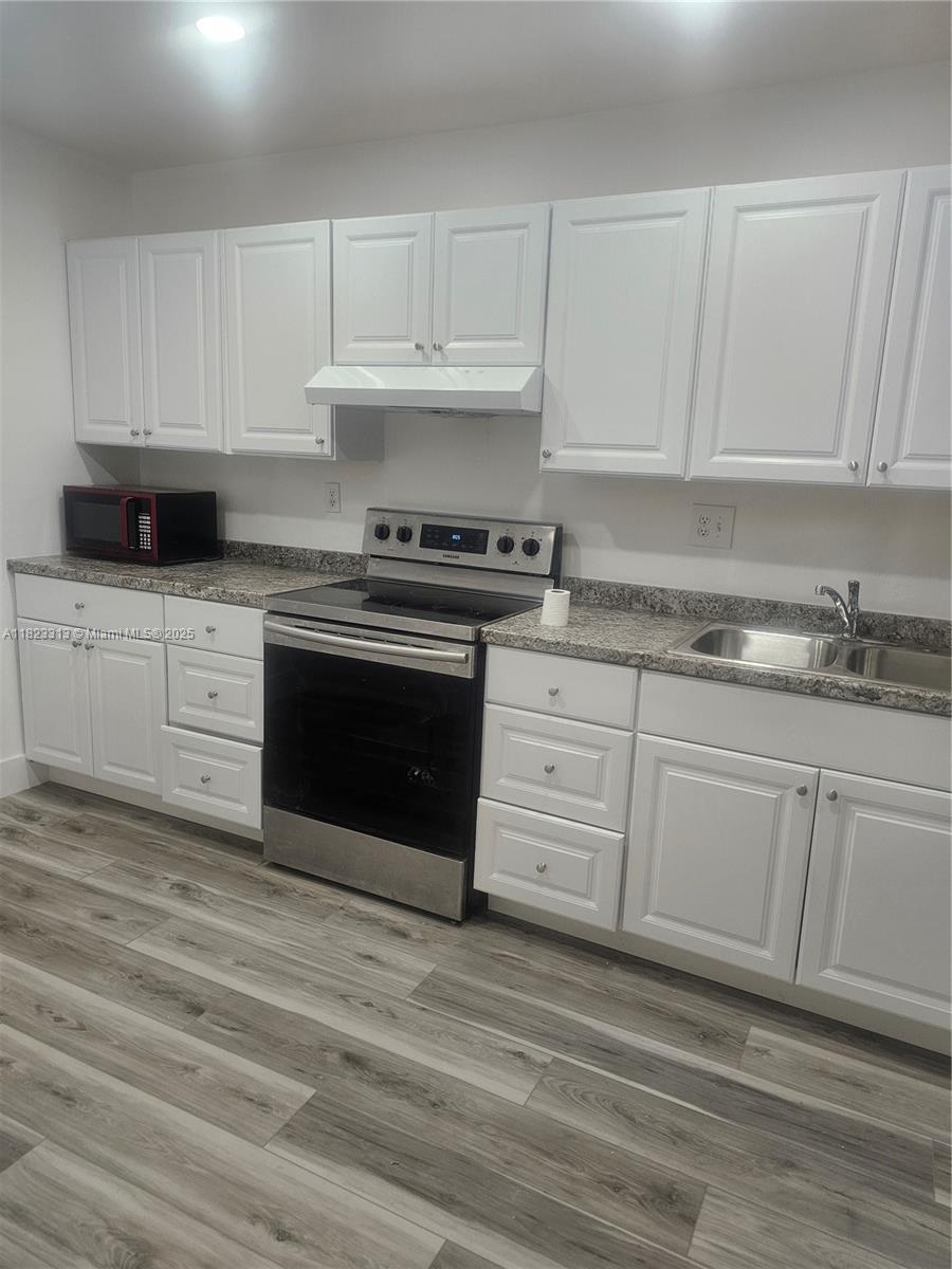 TOWERS OF WESTLAND CONDO - Residential Lease