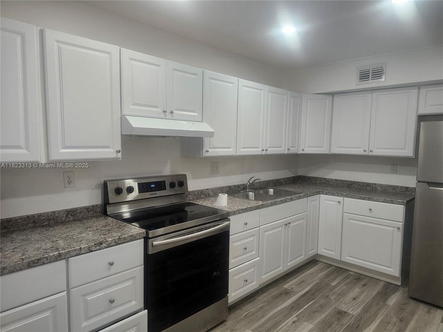 Come and see this beautifully renovated 3-bedroom, 2-bathroom apartment with an open balcony, located in the heart of Hialeah! Freshly painted and move-in ready, this spacious unit features a bright living and dining area that flows into a modern kitchen equipped with stainless steel appliances, sleek cabinetry, and a brand-new washer and dryer. Enjoy the convenience of a central location, just minutes from supermarkets, shopping centers, top-rated schools, and family-friendly restaurants. Easy access to public transportation makes commuting a breeze. This unit is perfect for comfortable living and is ready for you to make it your home.
Easy to show—schedule your visit today!