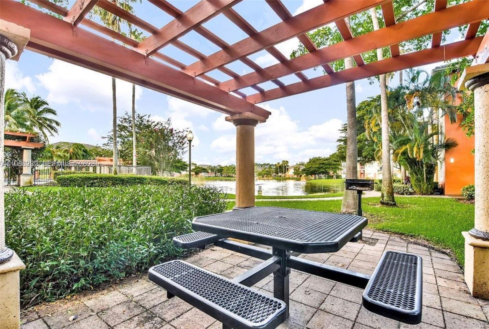 GRAND ISLES CONDO - Residential Lease