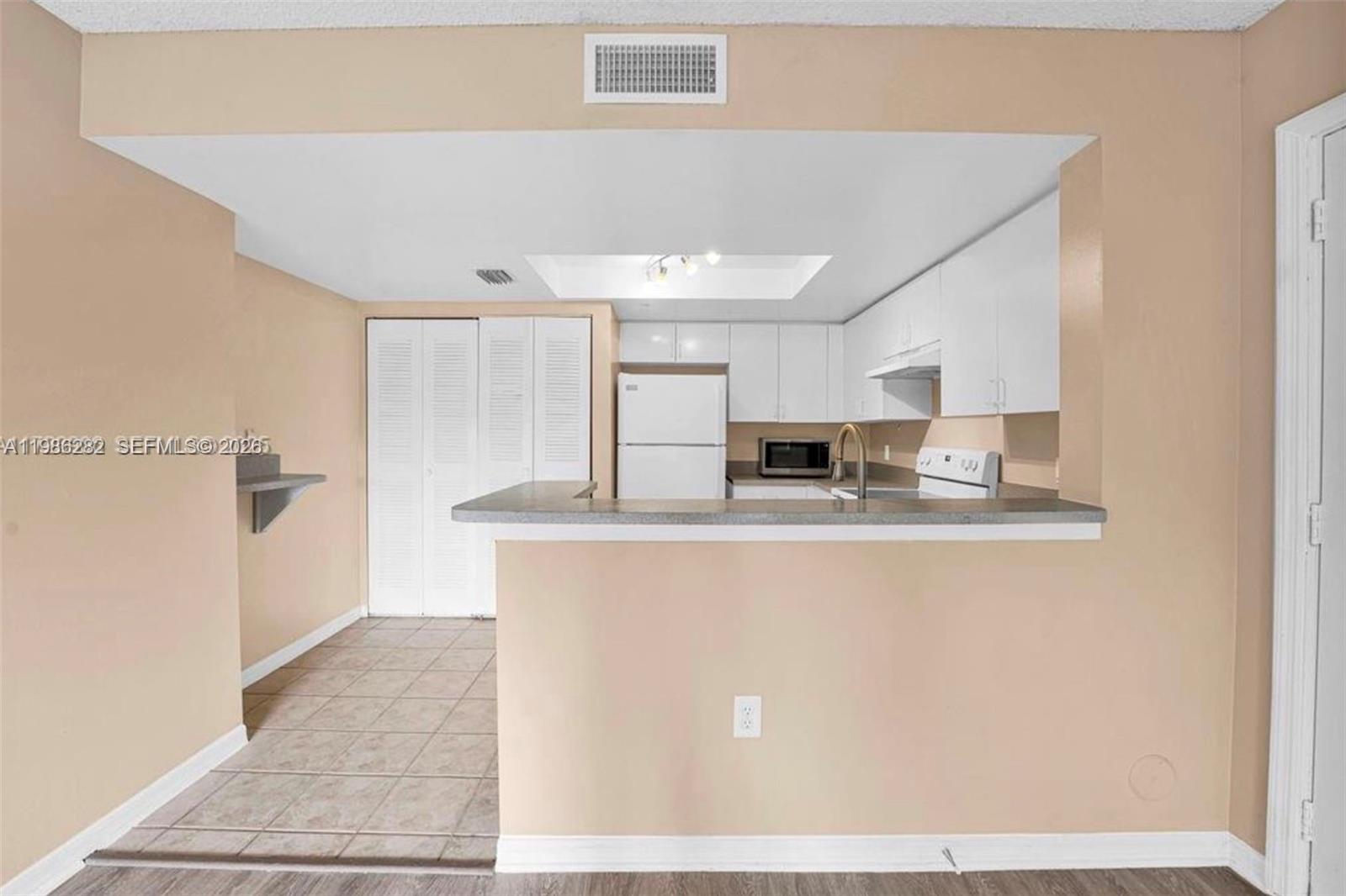 GRAND ISLES CONDO - Residential Lease