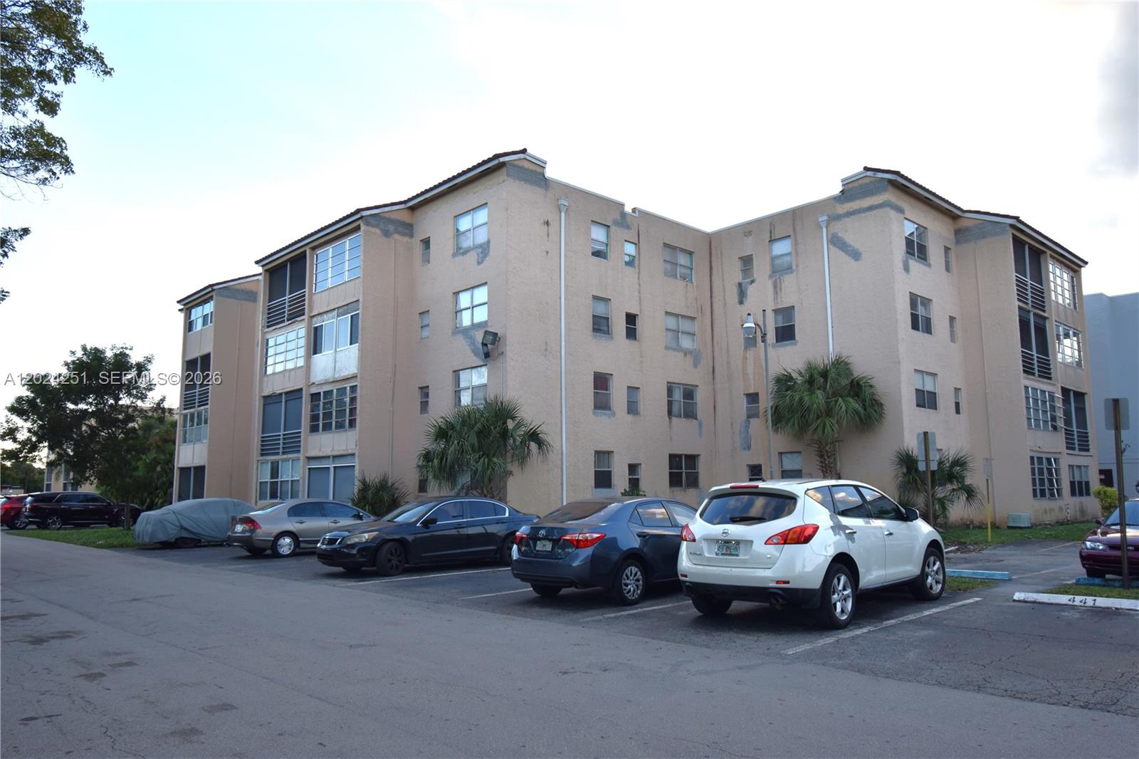 SOMERSET AT LAUDERDALE LA - Residential