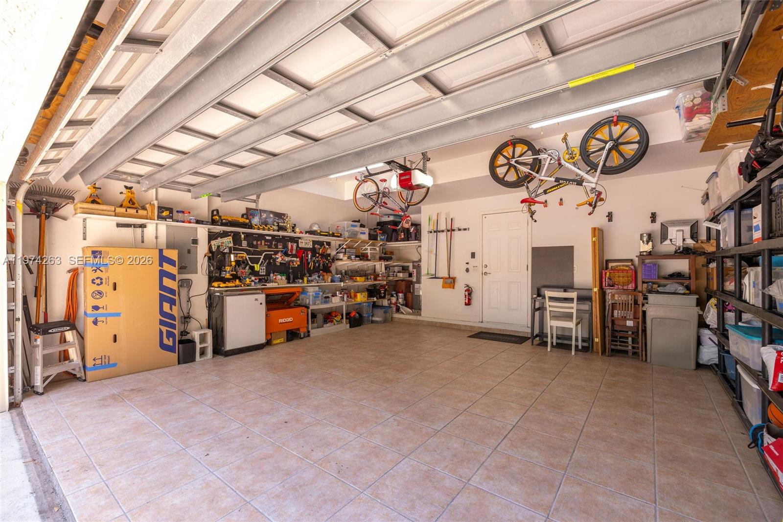 DORAL MEADOWS 1ST ADDN - Residential